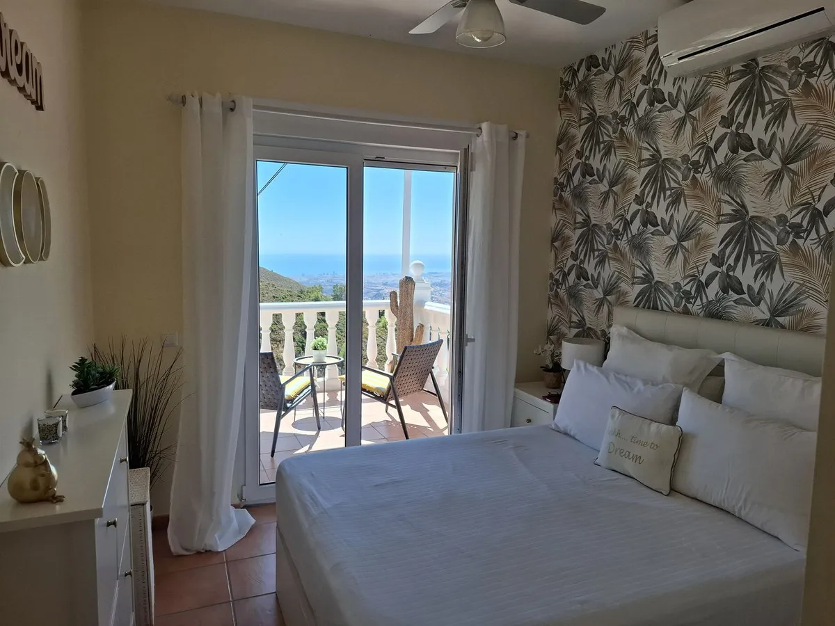 8bfd2e80-5457-4c25-a821-4bf0b47e994b