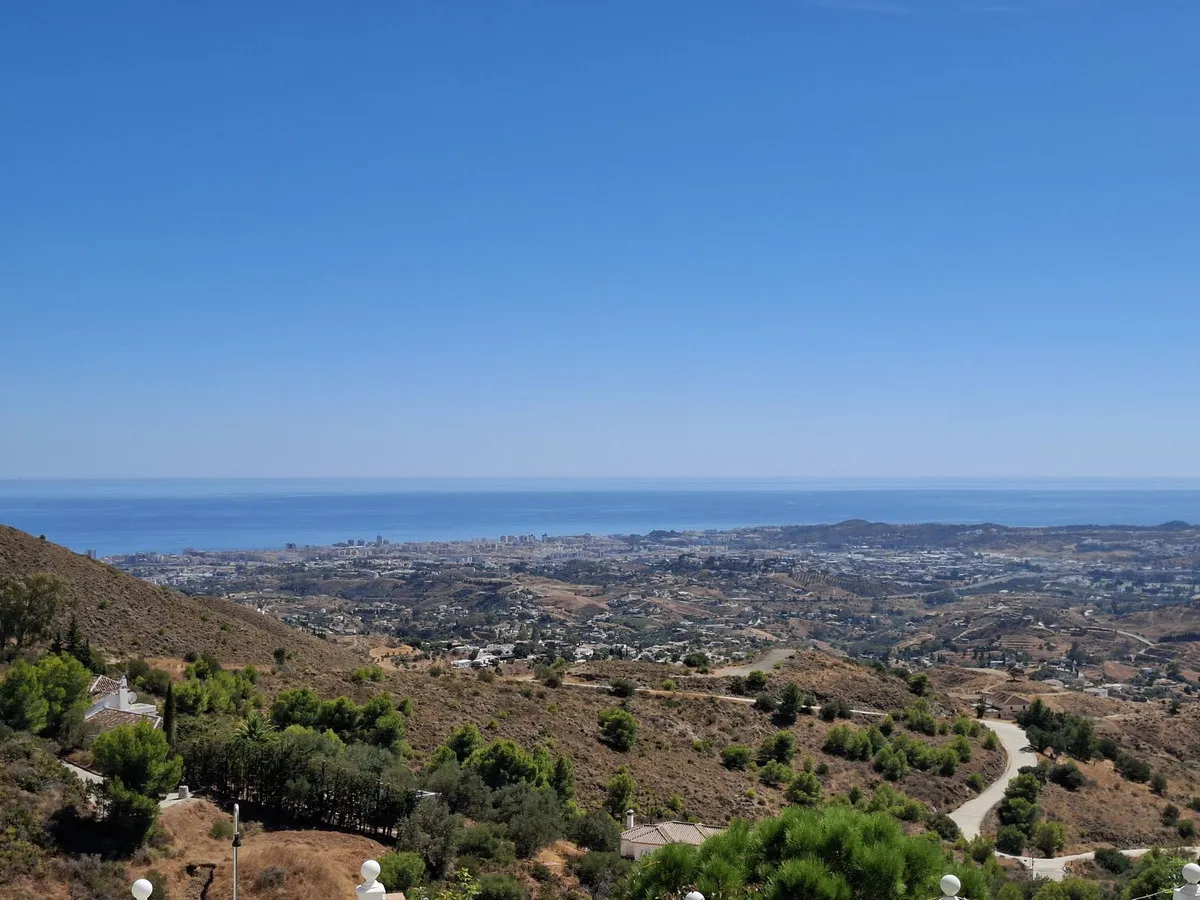 ce67f0ed-7c12-4bc7-9918-dc184a8a20bb