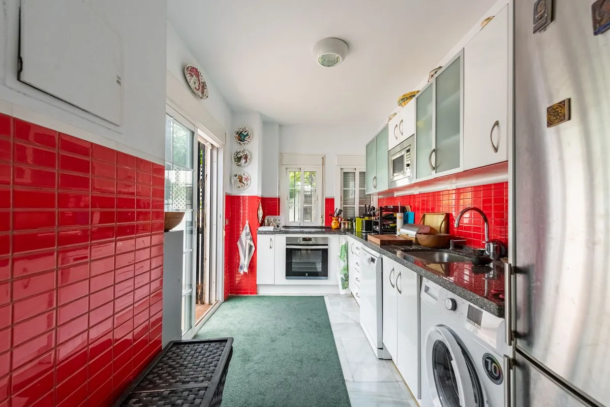 f5b10655-8afd-4677-bae0-e2e037fd732b