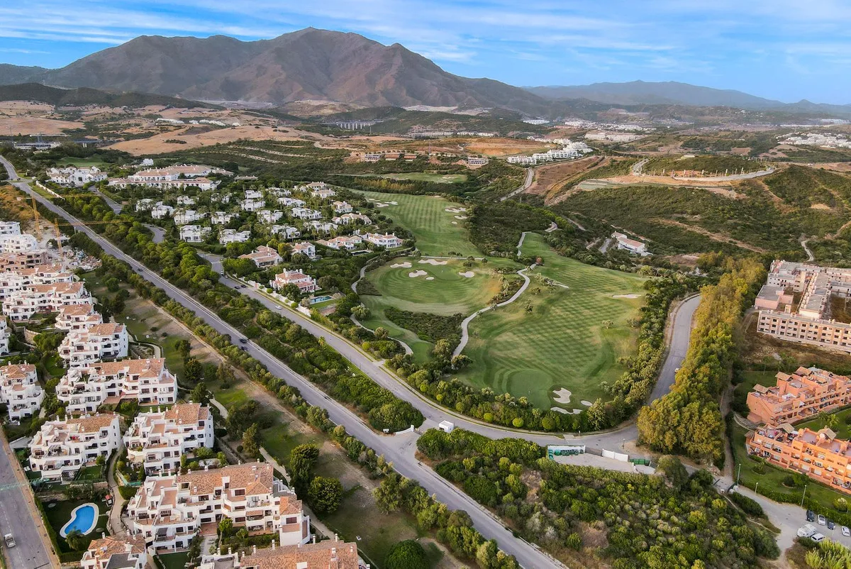 4b8e7cae-d6a6-45d8-9daa-f5fc3f3c3d5e