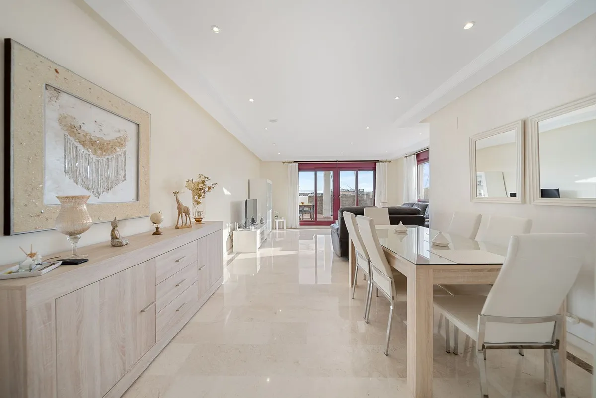 87b0d975-1df4-4d7d-8f74-5c814842385a