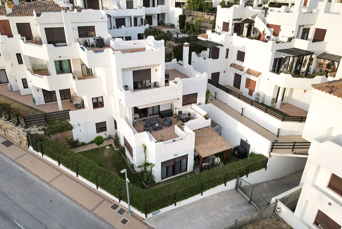 ea5b4b6a-776b-4011-97b6-c18727578c56