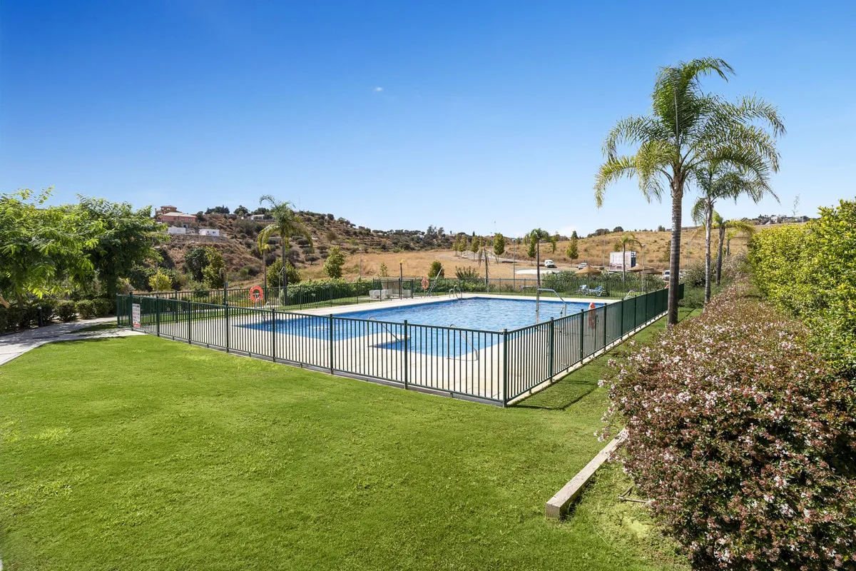 9dba6245-2b81-48fa-a6d3-0f6adc8215e2