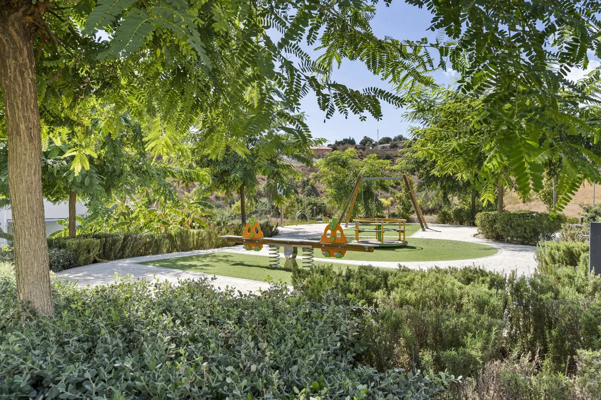 a9378508-51e8-4bdb-b961-2e8dfa0e4938