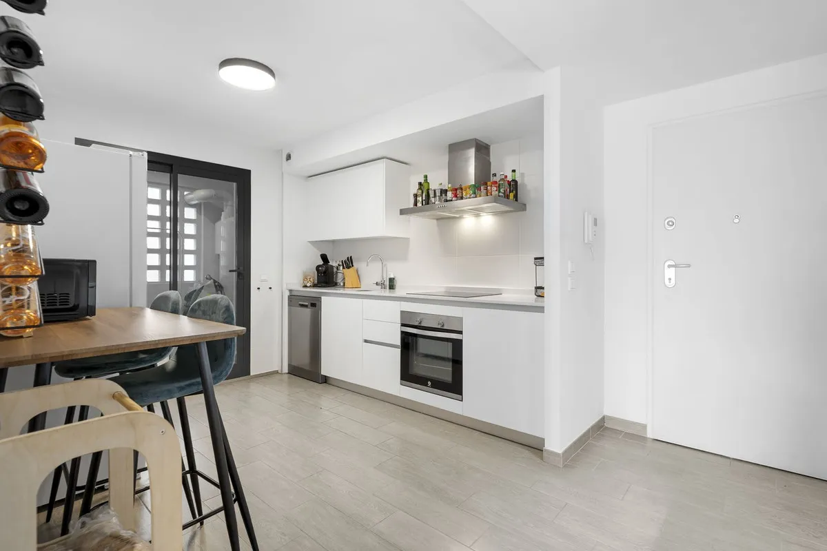 f39890b1-da8f-4cde-9f5d-282ab31d7bf3