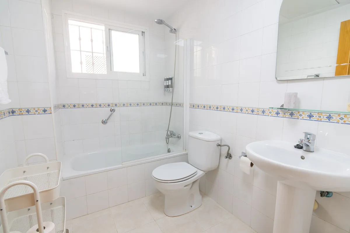 d9447070-4b10-438a-9c78-b430b438f536