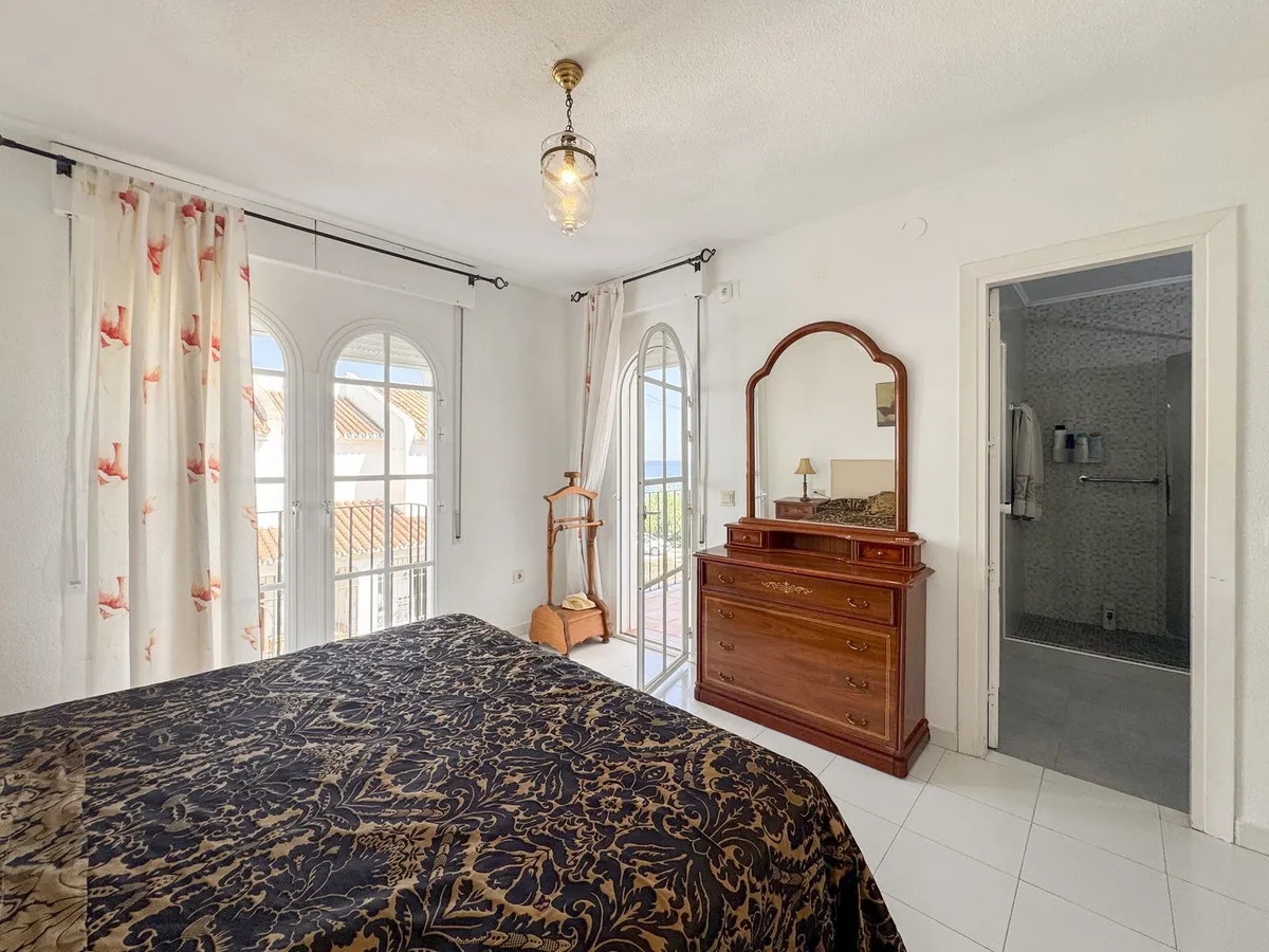 c8042468-7e94-4ede-9410-97985cb1a6c1