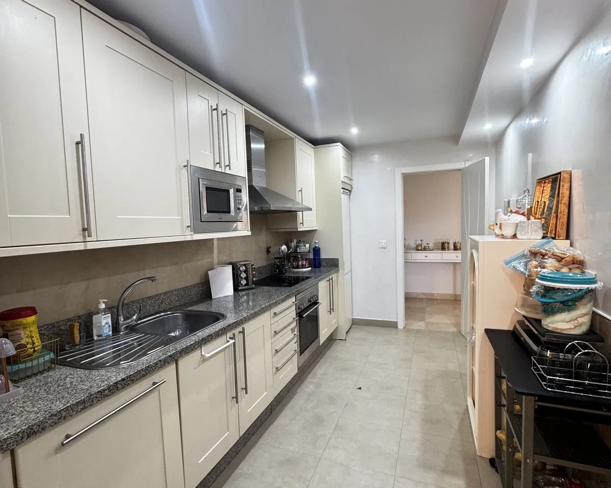 1a619985-5dea-4122-a82a-c90a2b9e3c93