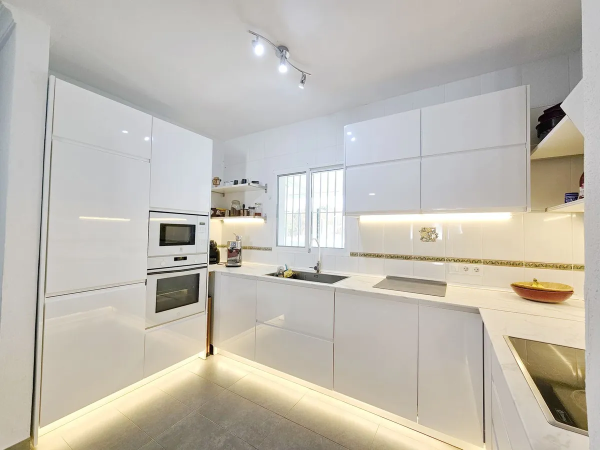 db728906-5a1c-4c24-b41a-d999c4829057