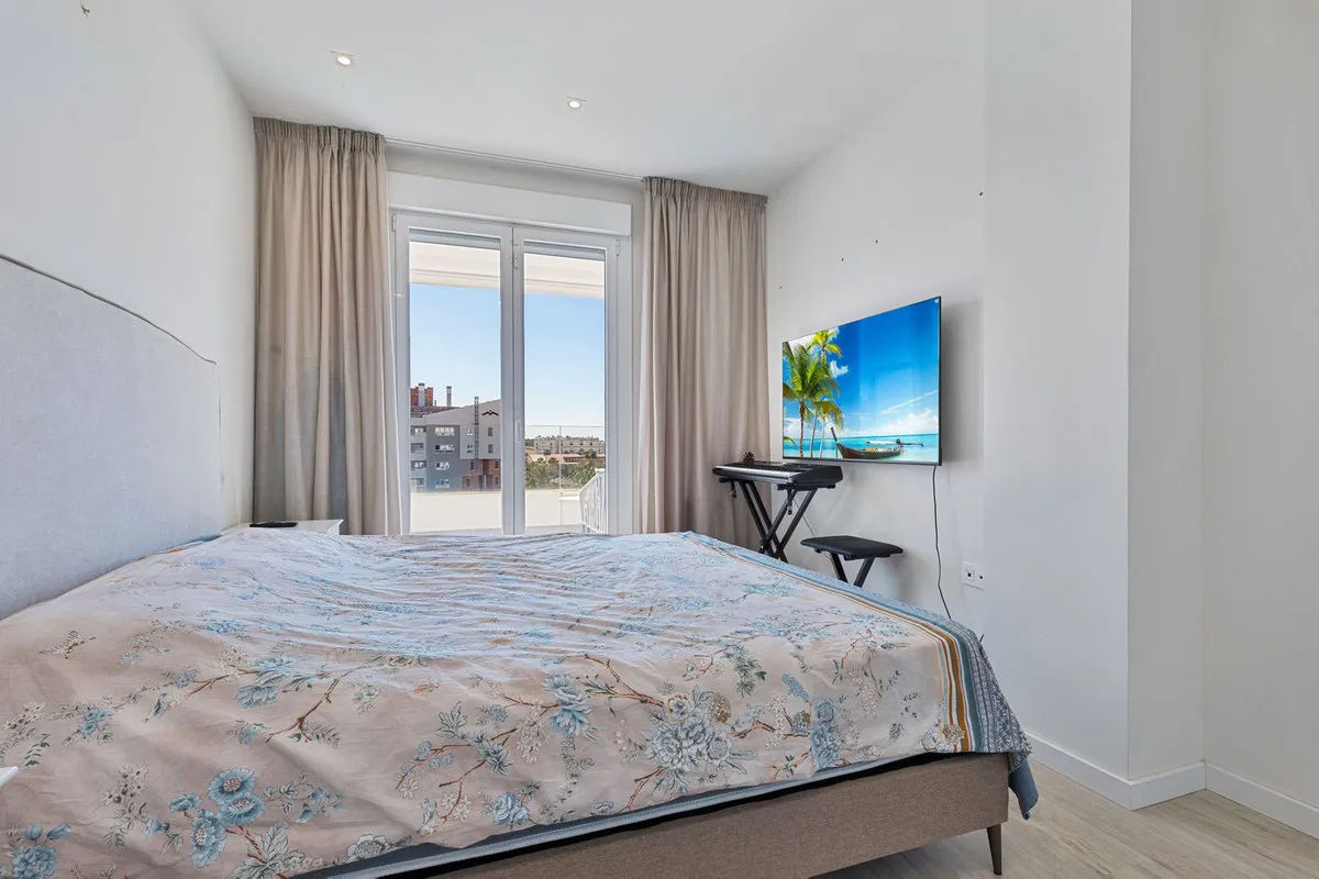 55faab85-0afa-4aed-a5c6-5e59de364a8c