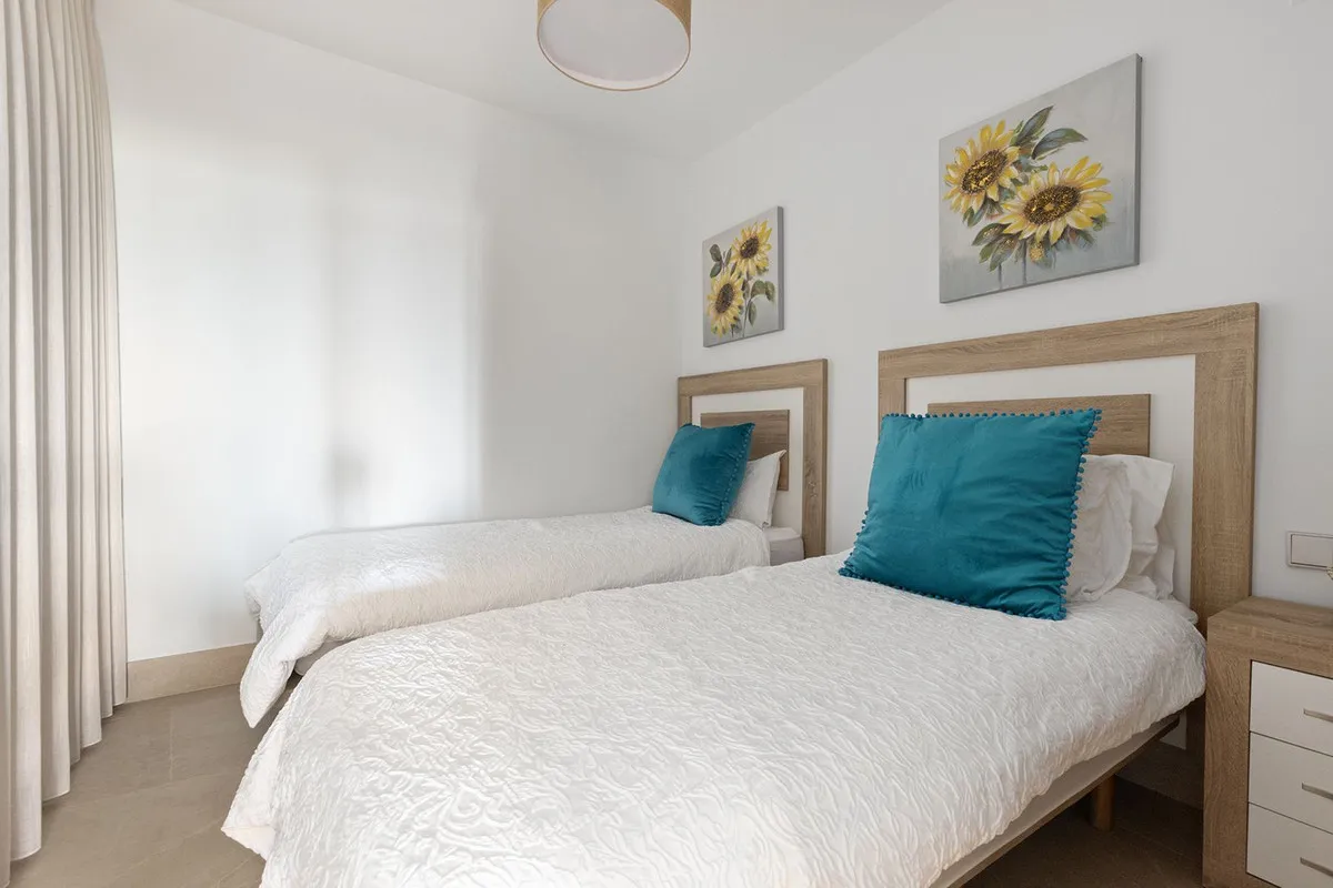 03e3ceac-400d-48be-bd67-c190f087d342