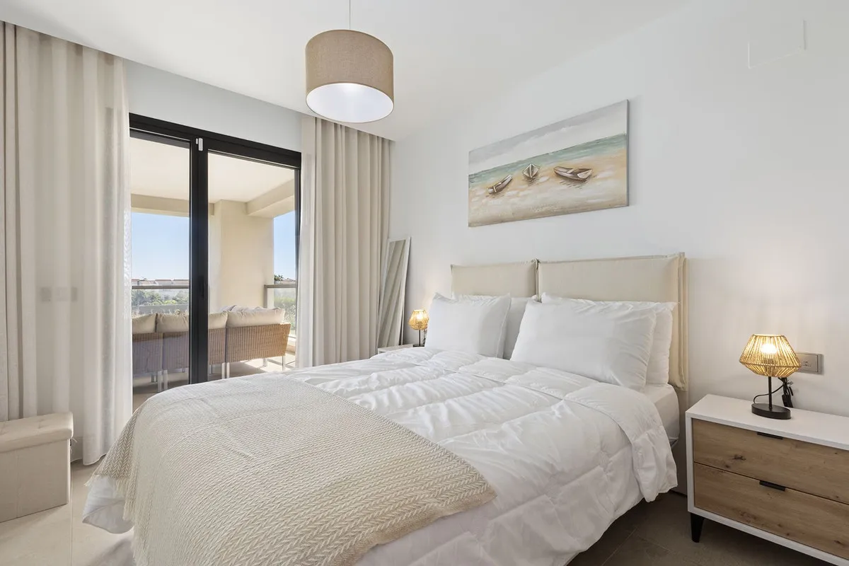 e547bc34-4c6c-4b8a-9986-b5c3be30a7eb