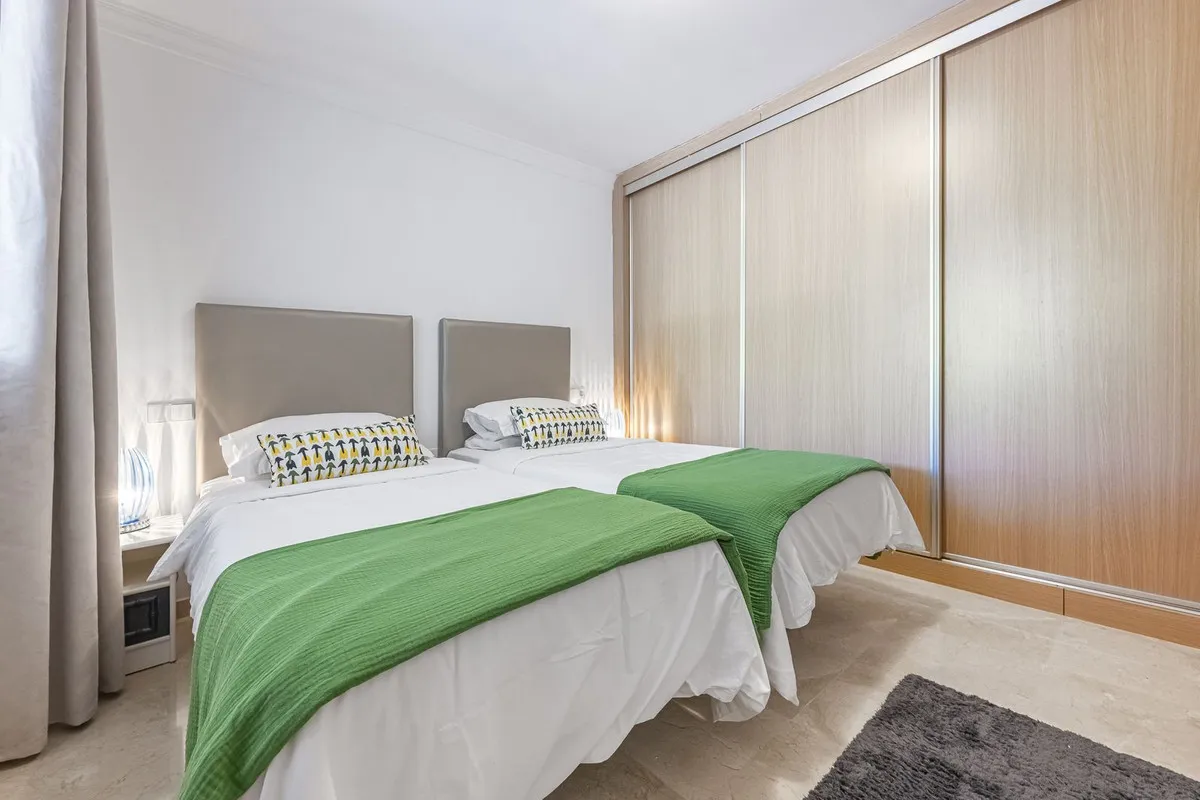 14842971-f7fe-429a-90a8-416b424dfe54