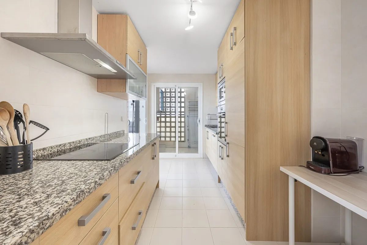 cdb77877-5107-41af-a144-aad702f16281