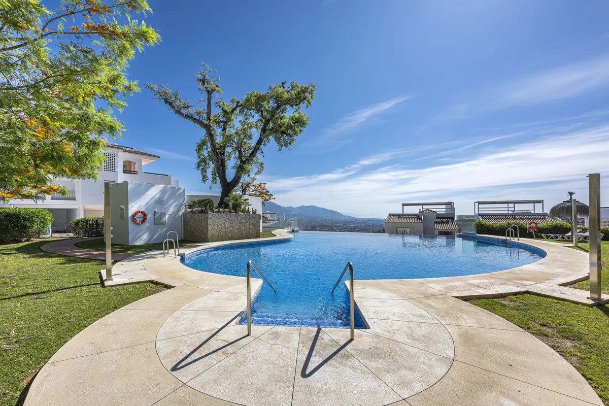 e205ff53-b4b9-4f67-8a5c-69032f1b2c2b