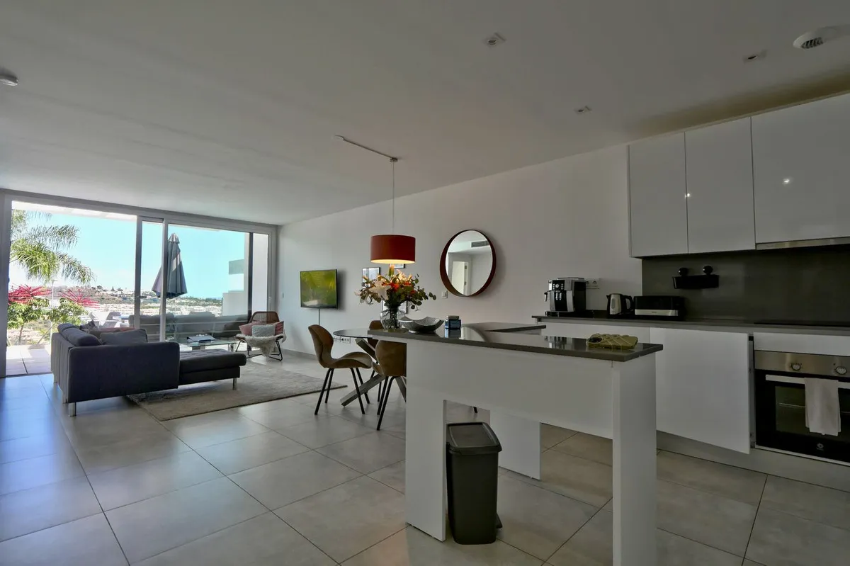 d28583c7-30ca-4267-a017-2a88a4d24513