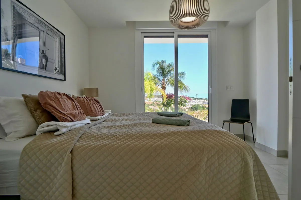 fd78aa82-f7e5-46d0-a86d-c4bd5eba7a06