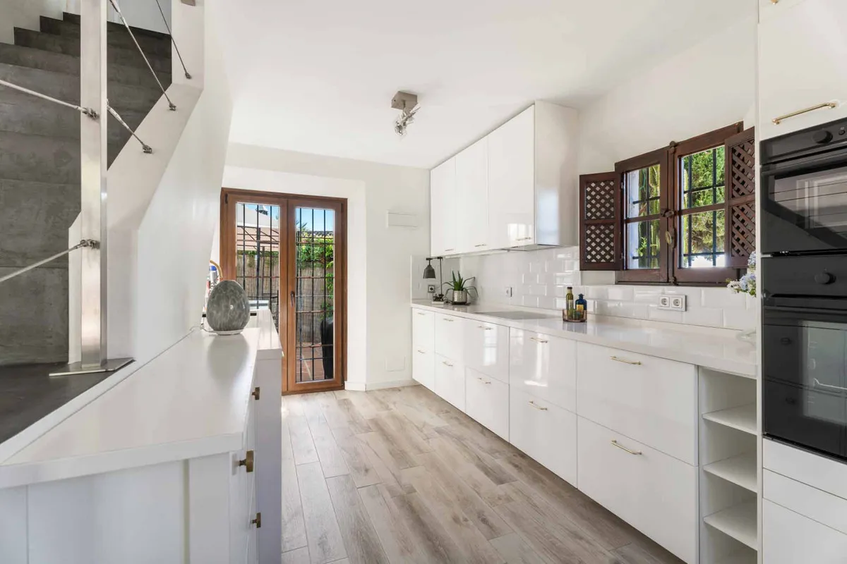 119ffae3-e9e4-4e3f-85ea-8adf9cd3acc4