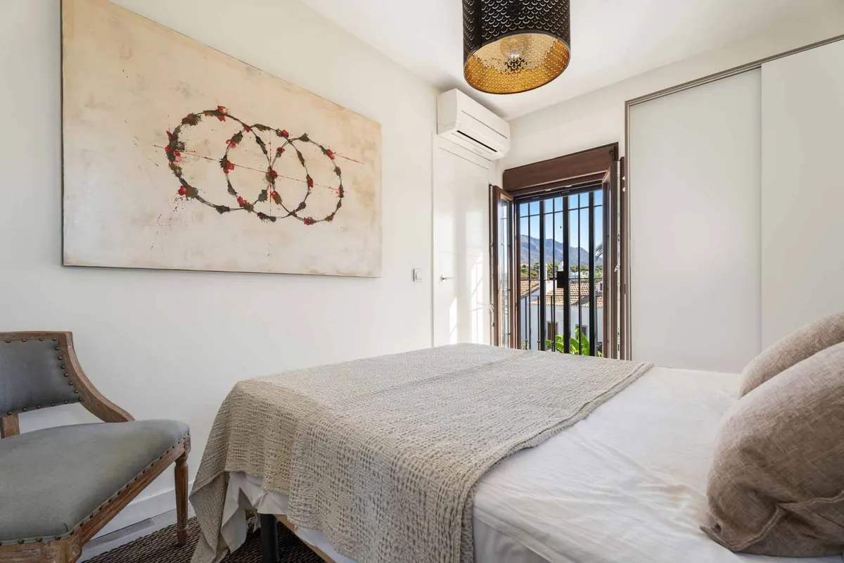 d8ac1291-49a5-4634-af01-7d99f50a00eb