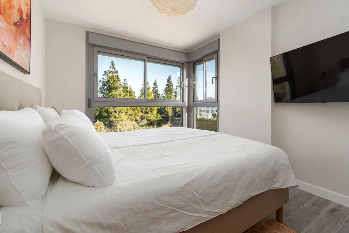 7e55f6a2-311f-48b9-b913-d010343a30a7