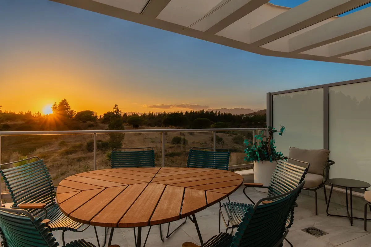 979744fb-a9f5-4016-a243-e425d03c1d68