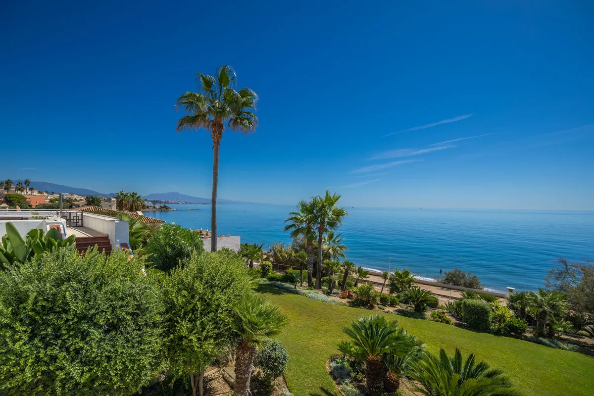 9dfec903-0e5b-4bcb-b180-5c7425df9de1