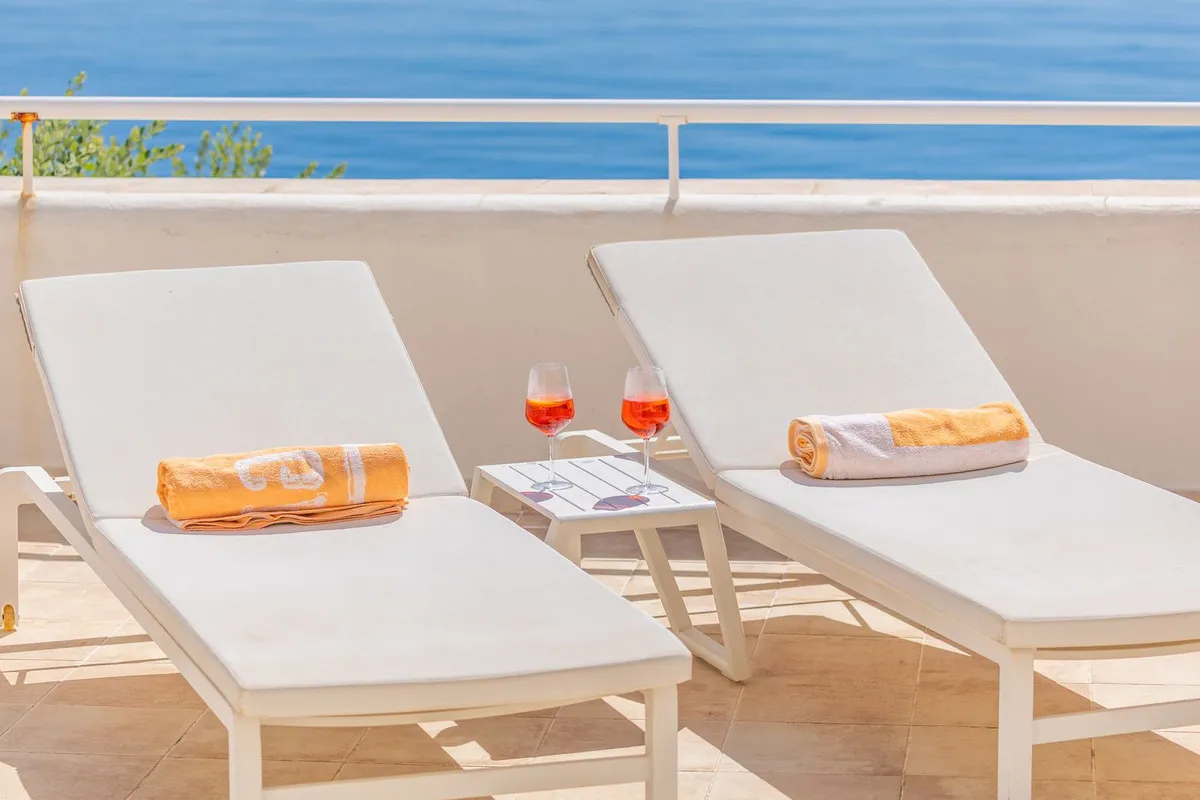 a1db7127-2d3f-47df-8458-dedff7c4d6ca