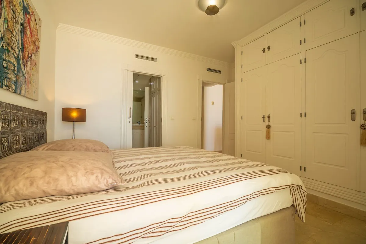 a76ba860-d265-4a62-bae9-dece3daf41b1