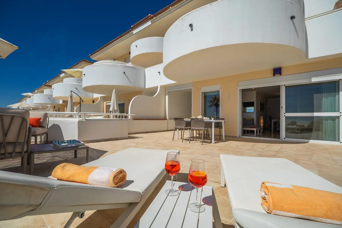 b52212e8-54ae-4f99-8e53-da8b425c9bfa