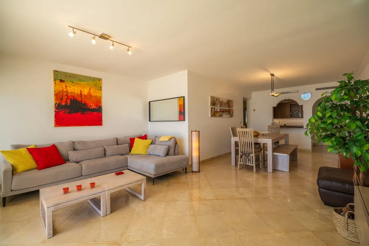 c6b5034c-c354-46c9-a228-8a8f42712954