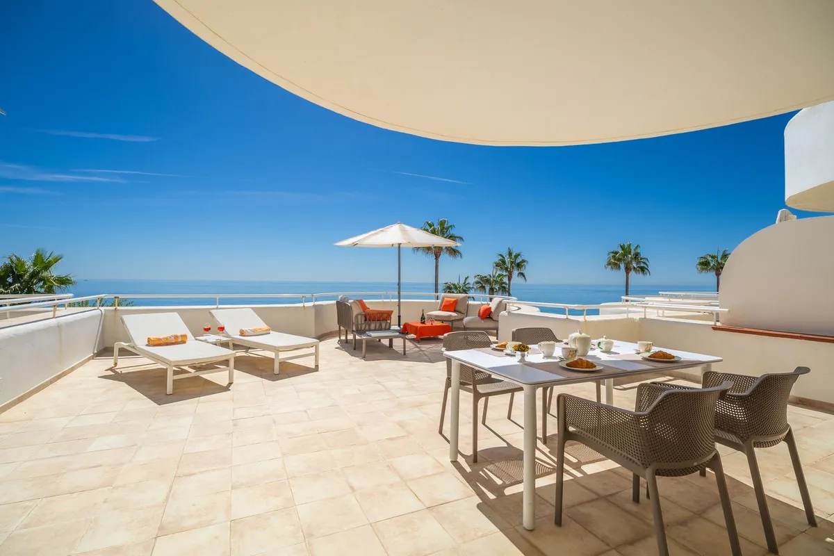 c9369983-9bdb-4457-86f3-6d5746cae1eb