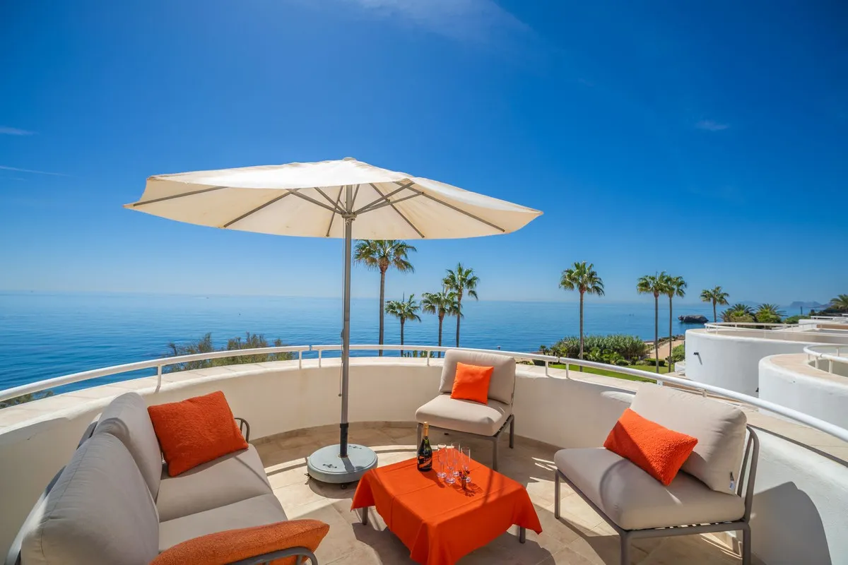 cbbea3e3-f2d9-4a5d-bbec-3b047d090474