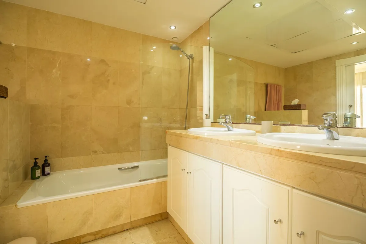 e4a97505-4563-4a5e-8bf7-cb136bdcac08