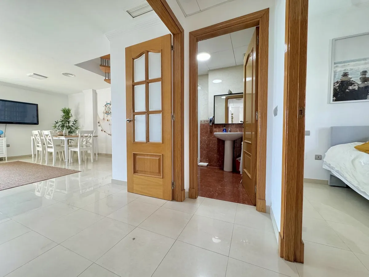 8b5bac12-e75c-414d-bd04-2d9b55c5f414