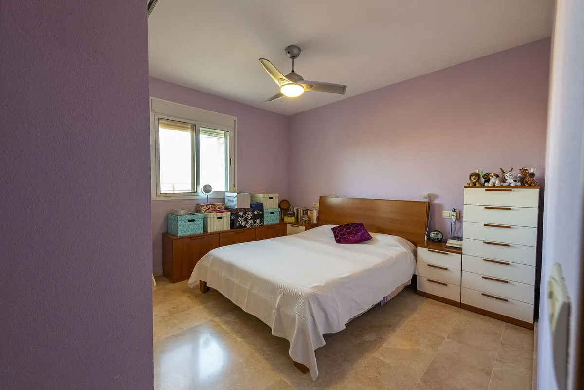 6c3e3483-03b5-4f42-a022-7af54056d47f