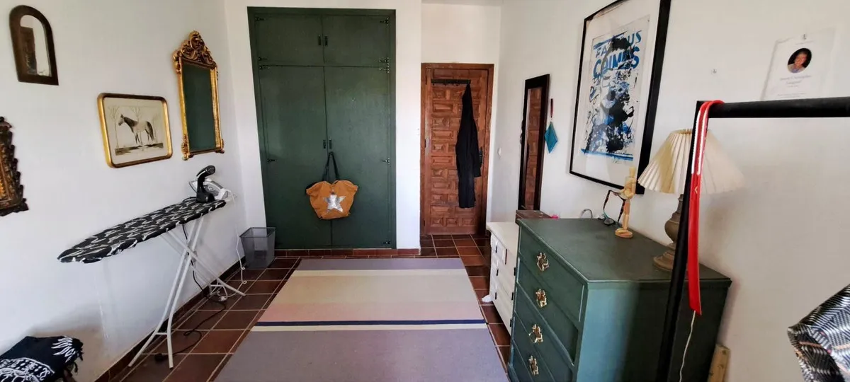 c50c8440-b57a-4fc7-80de-d89d4a6946de