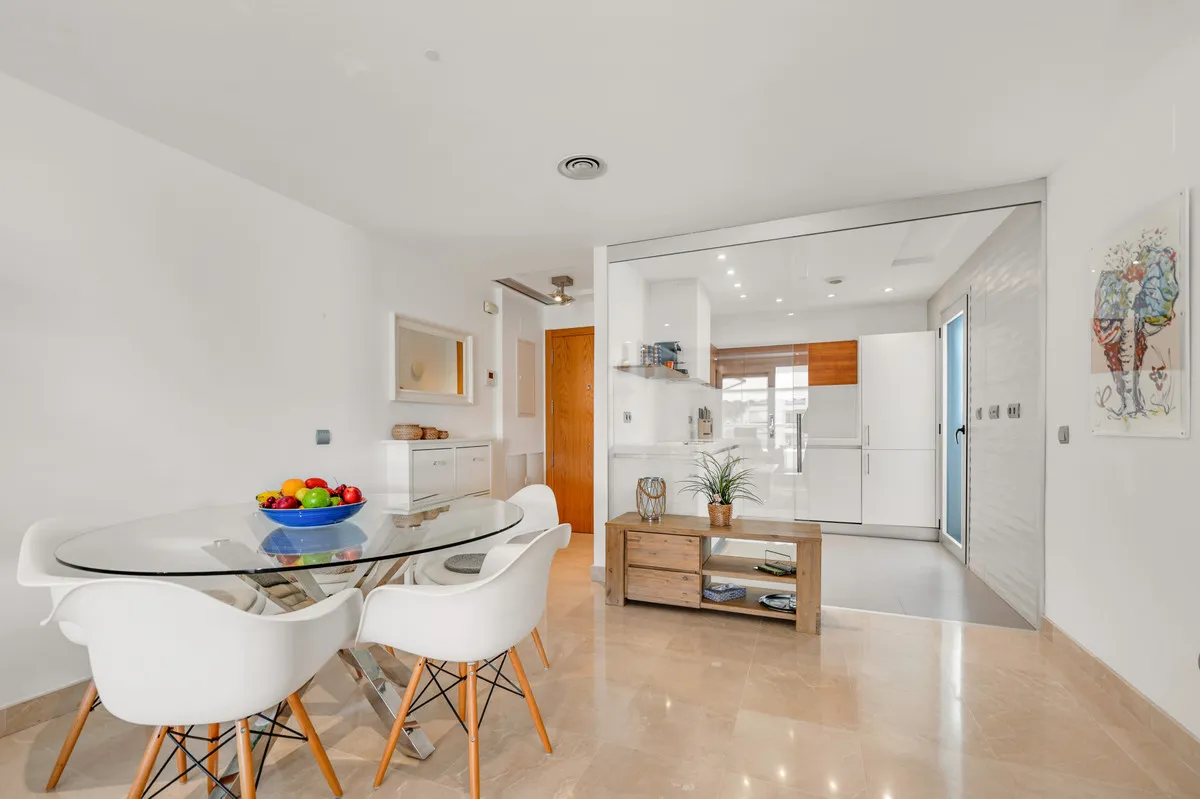 21e41521-1c0c-46c9-844e-fe135049545b