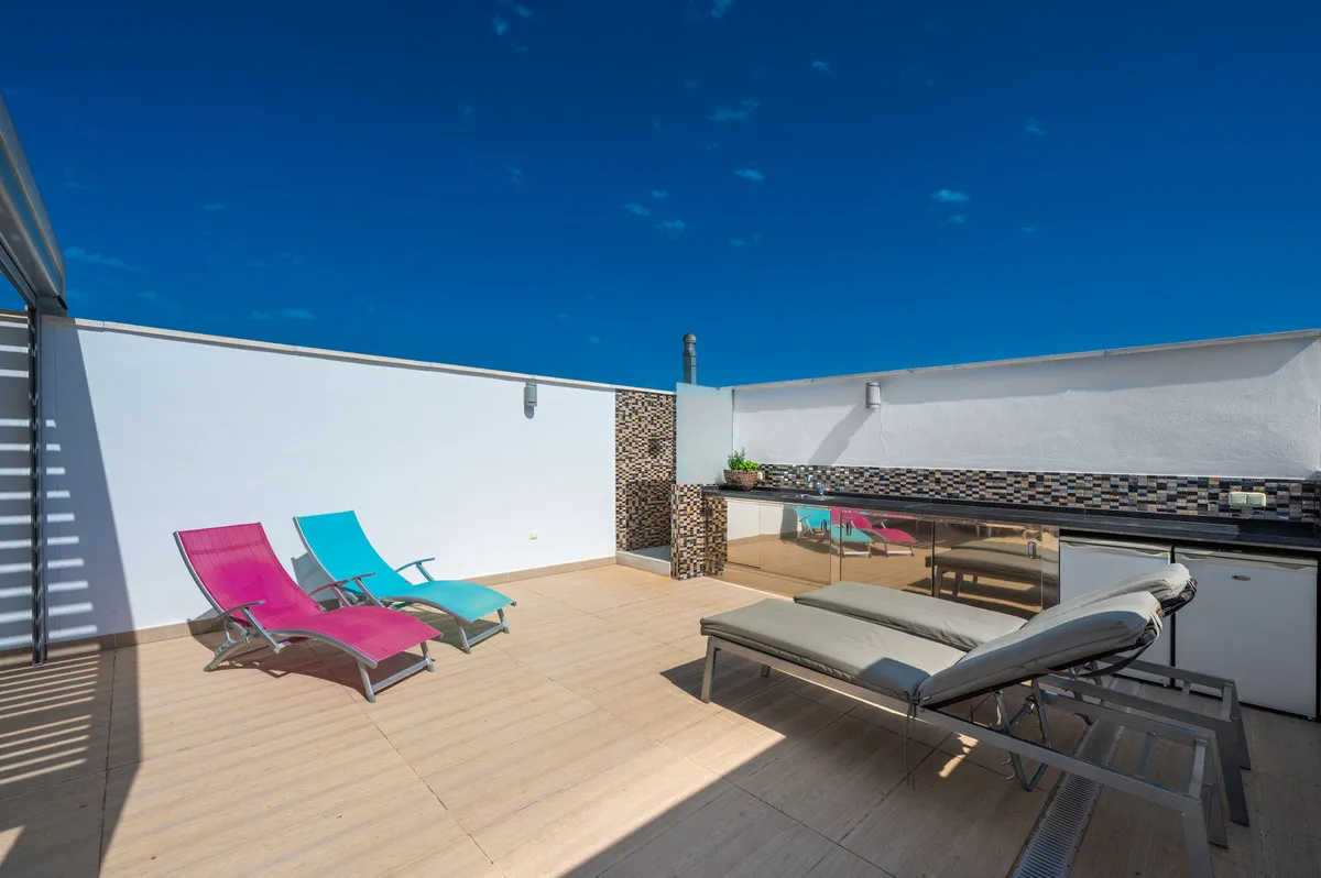 c1e99d76-0ccd-43fe-8d90-114a825e03fe