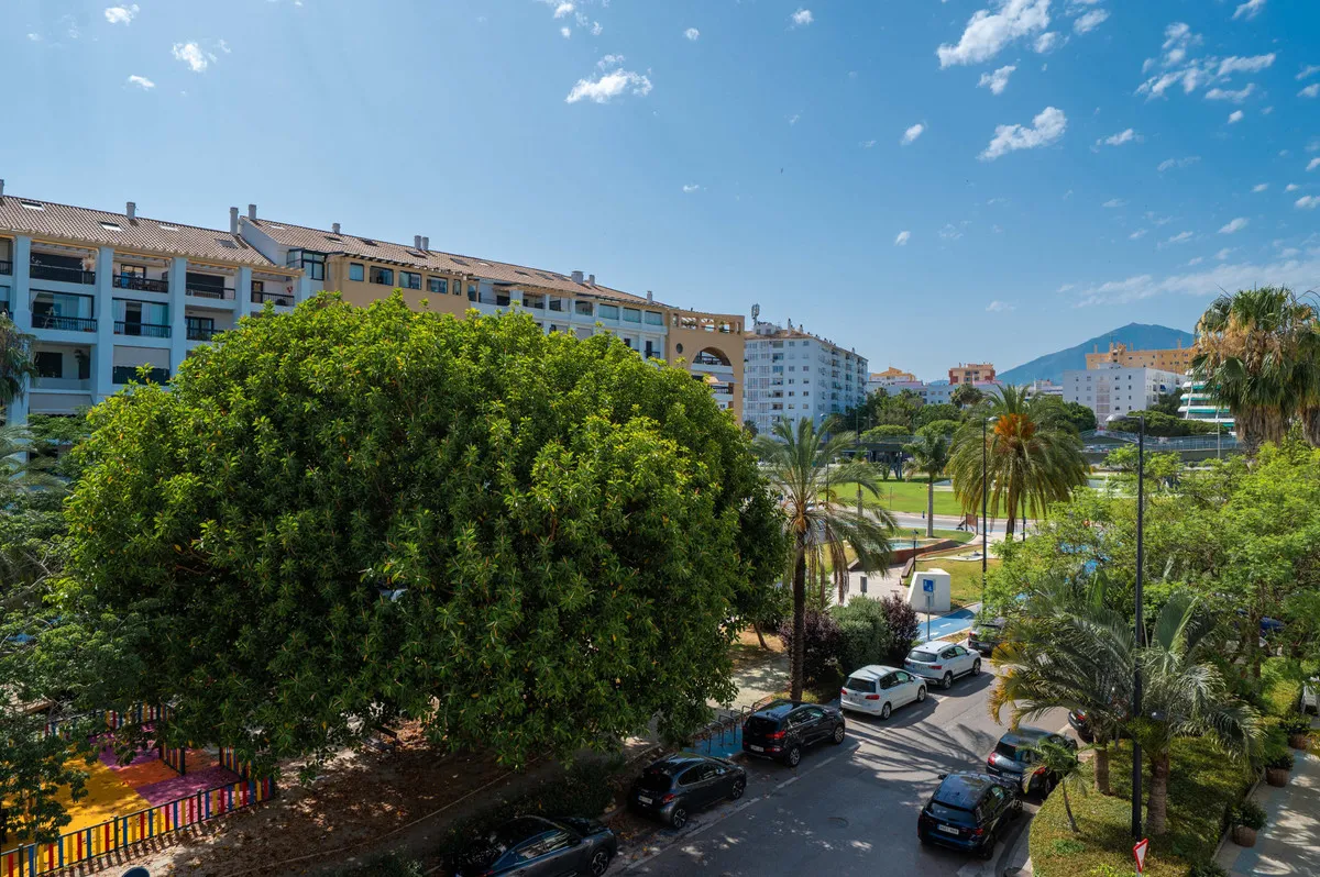 ebfe86f2-2767-40b5-b6ef-7ef4e1dfb720