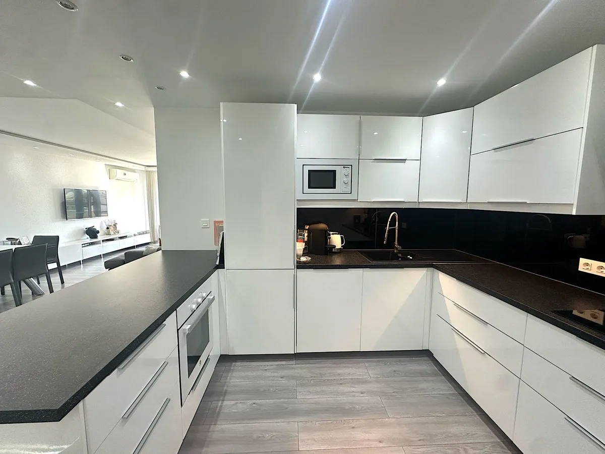 da5c91f4-300d-4f18-bbef-259781d0429a