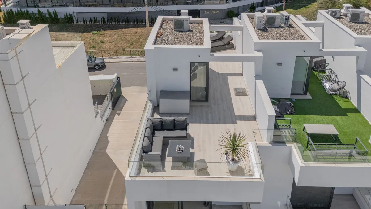 c52be660-e8a0-4a87-ba26-fee6821ac95d