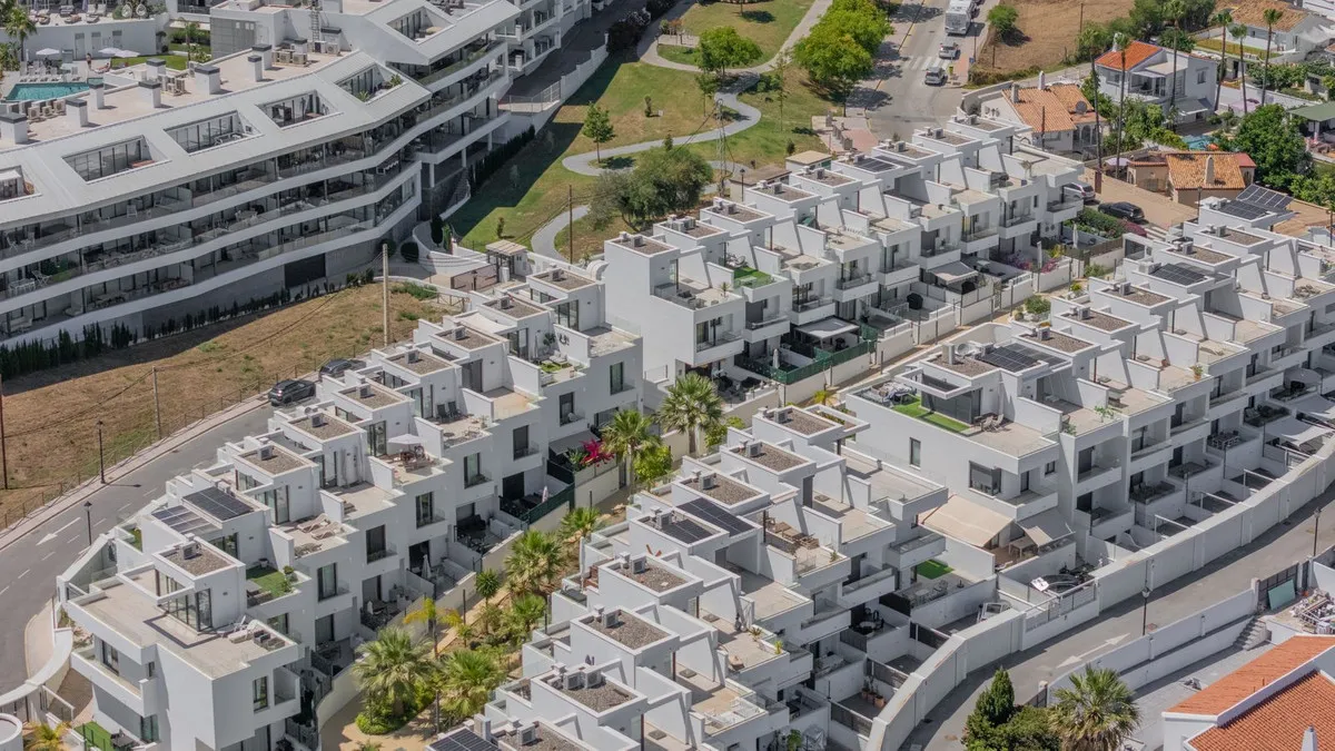 e53b3343-08b0-4176-a4b8-0fe11c9208c1