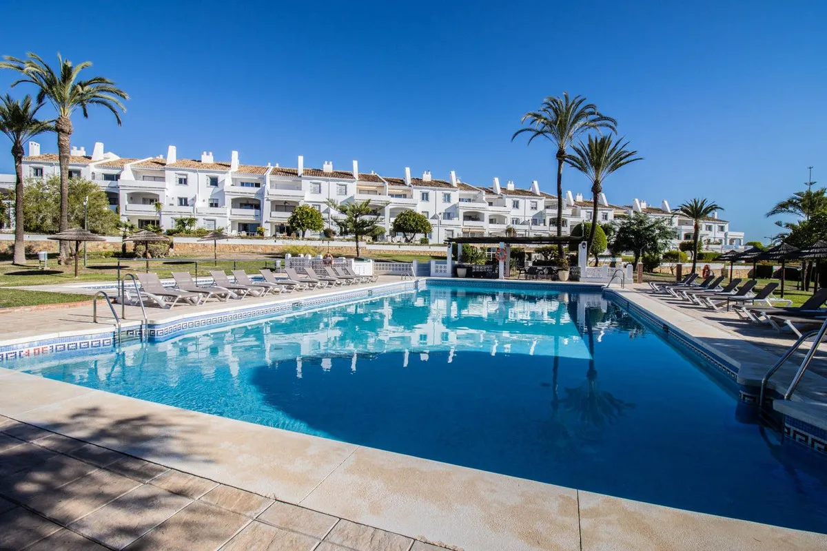 4f4b92b0-c8a0-4a82-8f24-8ed0bfef1432