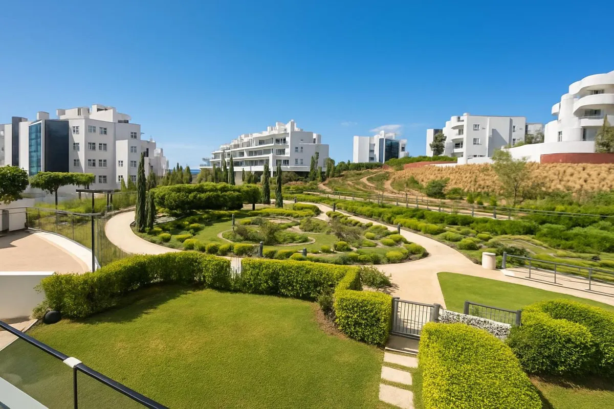 733ca982-4dda-4bfe-aed4-8406bdb07cba