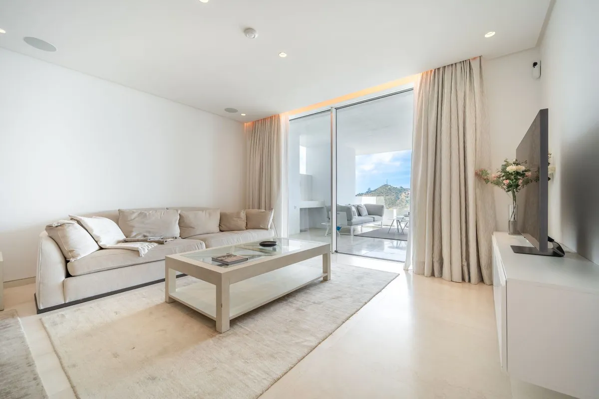 ddfeb08f-1325-499c-adf3-f294813699b8