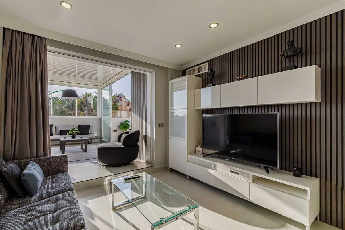 9297a9fb-a8cd-48d9-847b-a8fb40e07569