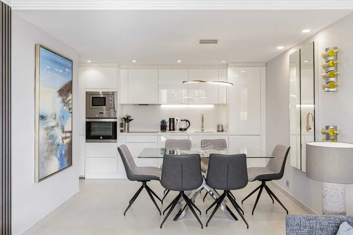 e7cd2de8-3dd5-41c0-9dc0-b919b934d56a