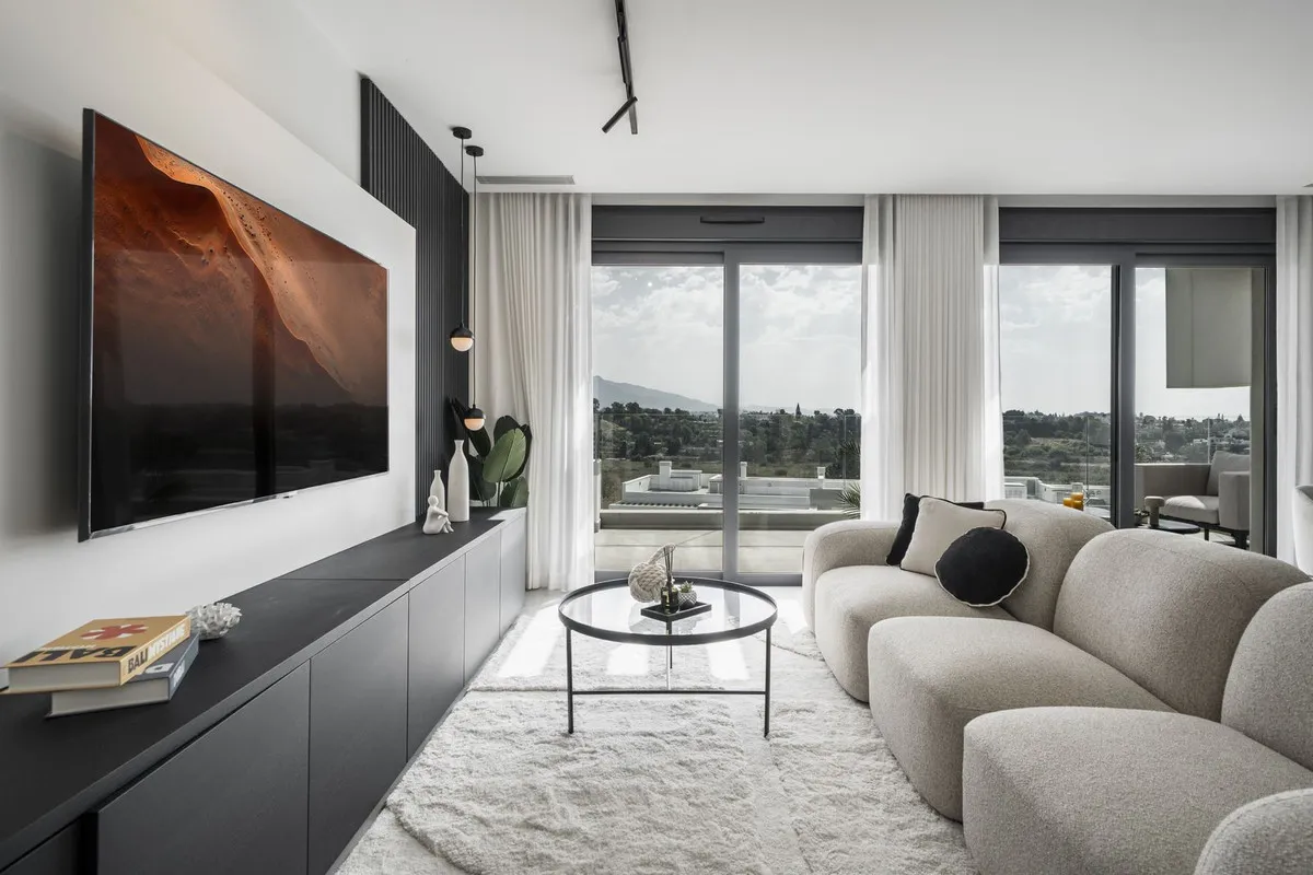 d89d3b24-39d7-4a36-96c5-3f509e30e873