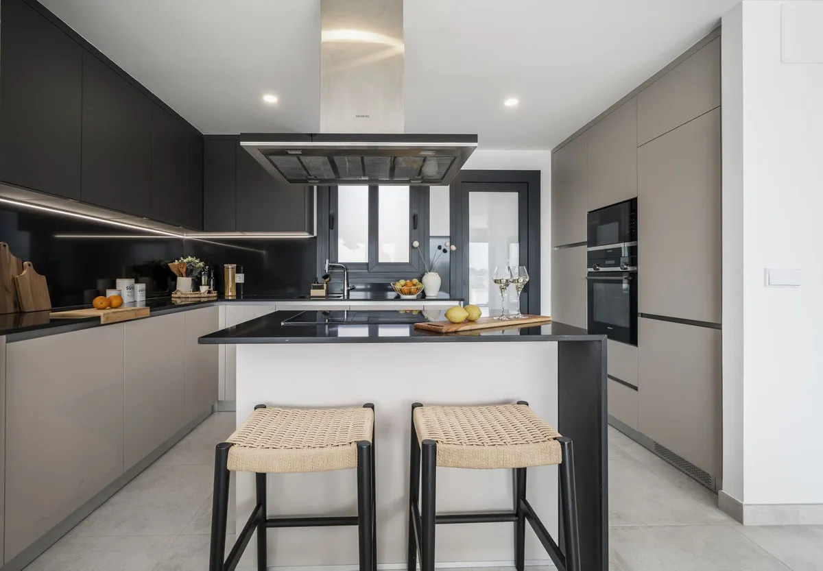 dab99f3e-71d3-4d45-8948-b17f9b1f707d