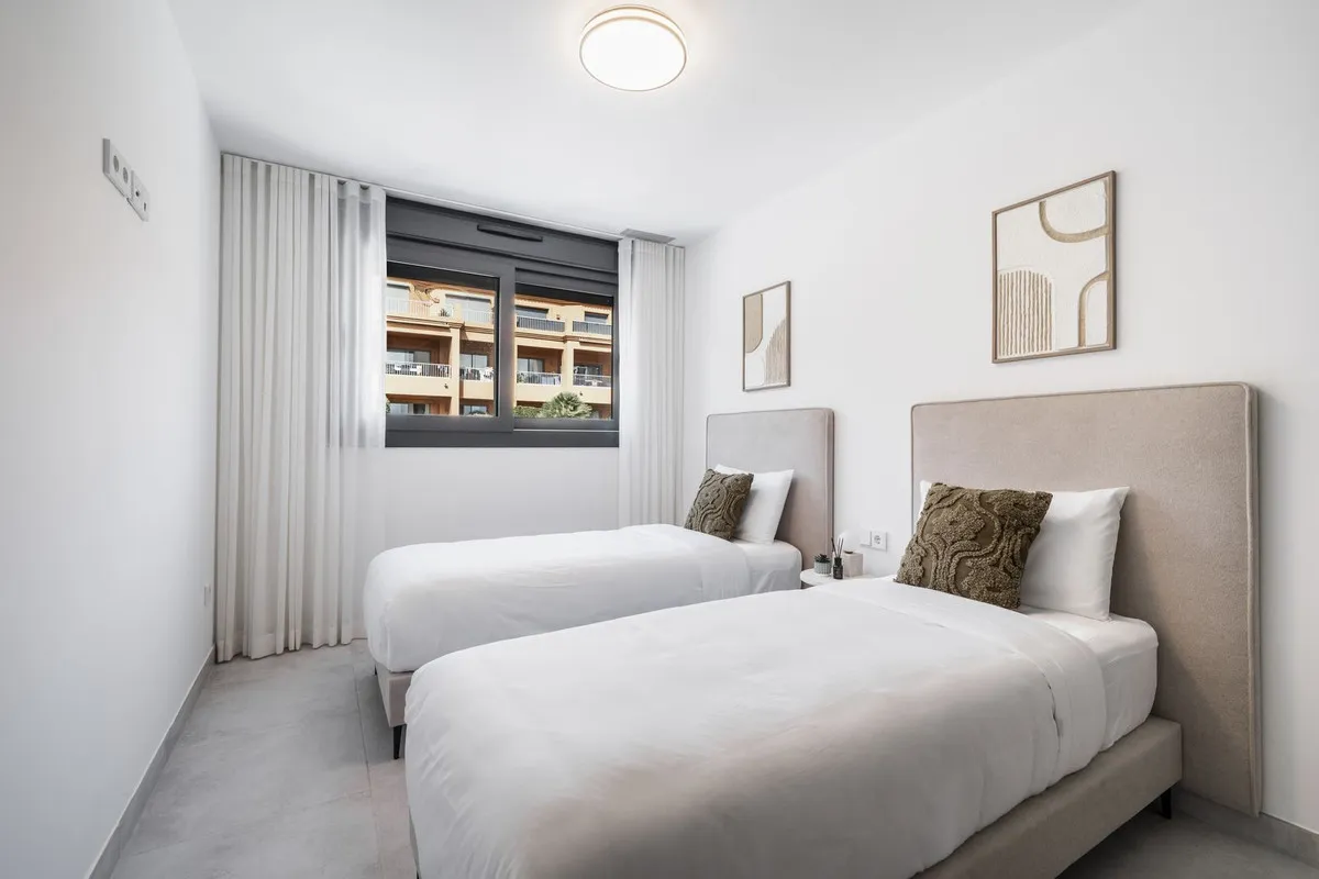 f9e119bf-2c72-4ff2-99c8-d5c92598b627